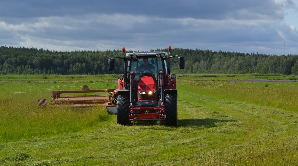 traktor på vall