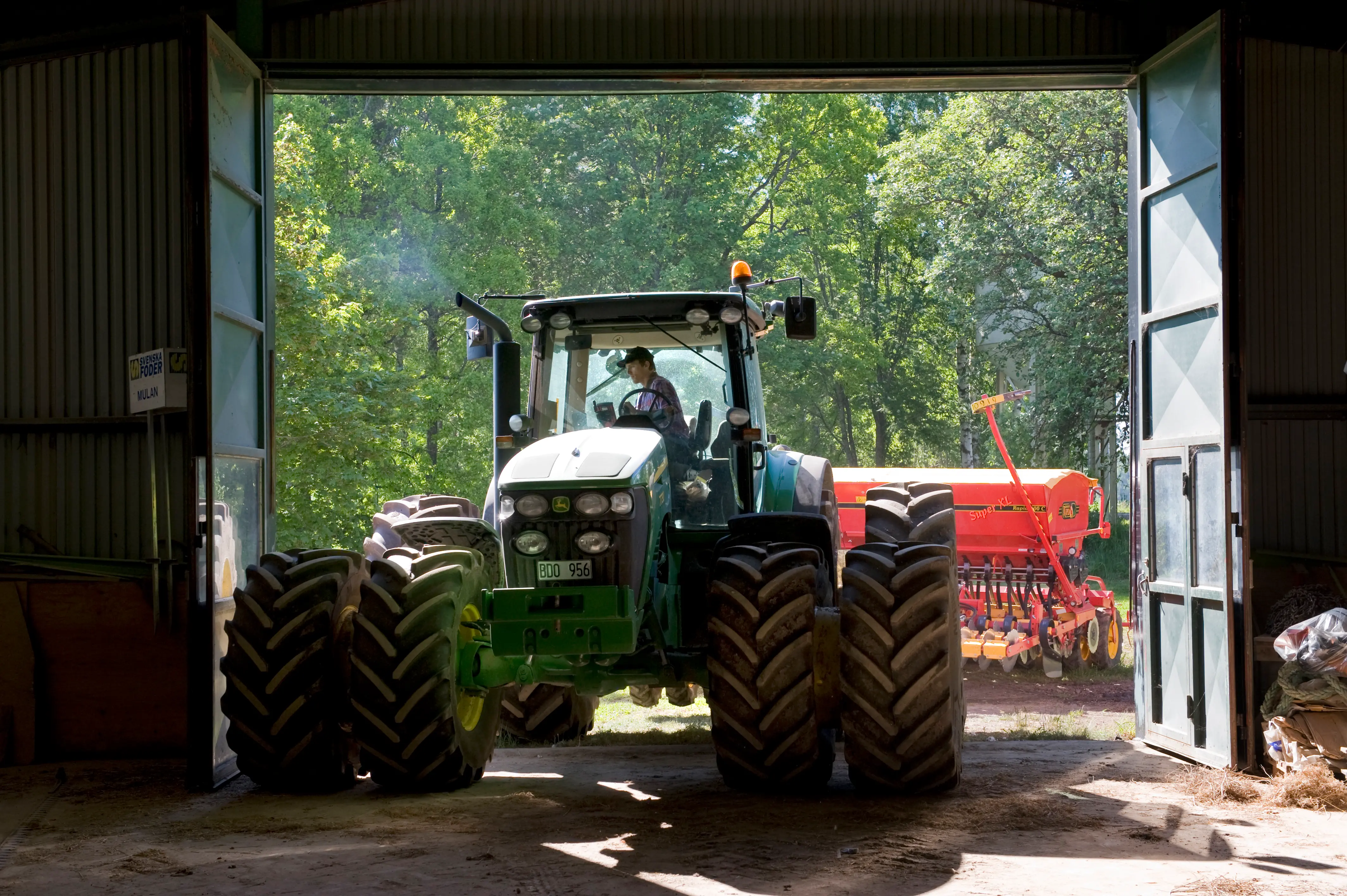 Traktor med dubbelmontage
